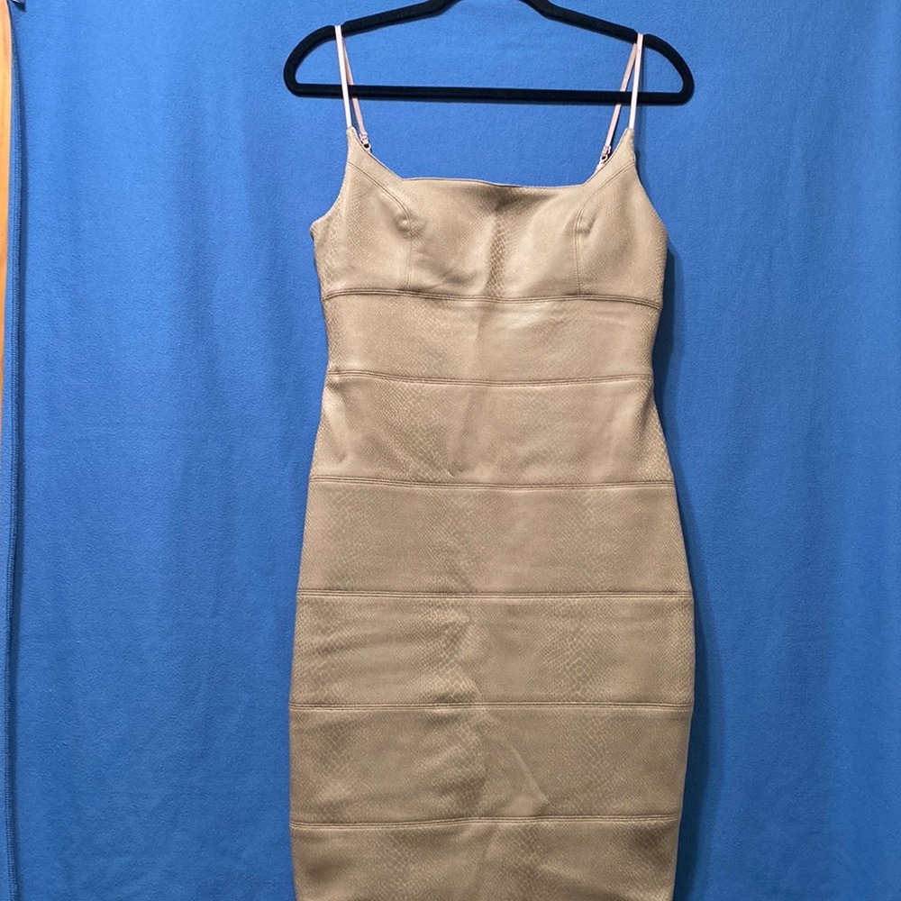 Bebe cocktail dress adjustable spaghetti straps size M used good condition
